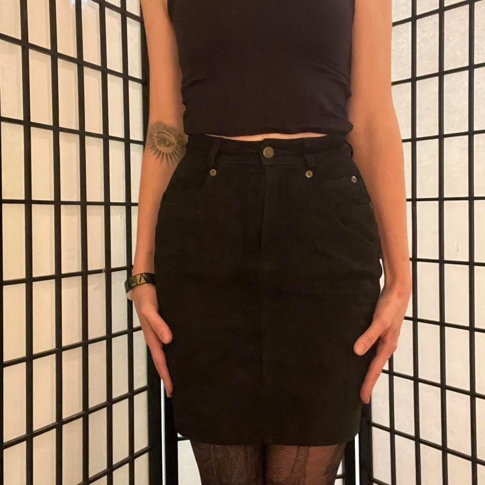 Black Suede Mini Skirt DKNY VTG Y2K Pencil‎ Flattering Goth 90s Alt Grunge XS